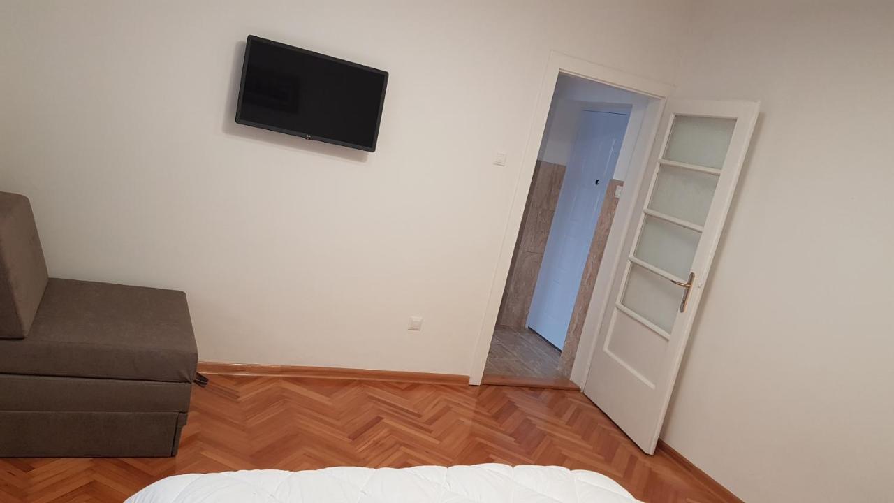 Apartment Bregovi Требинє Екстер'єр фото